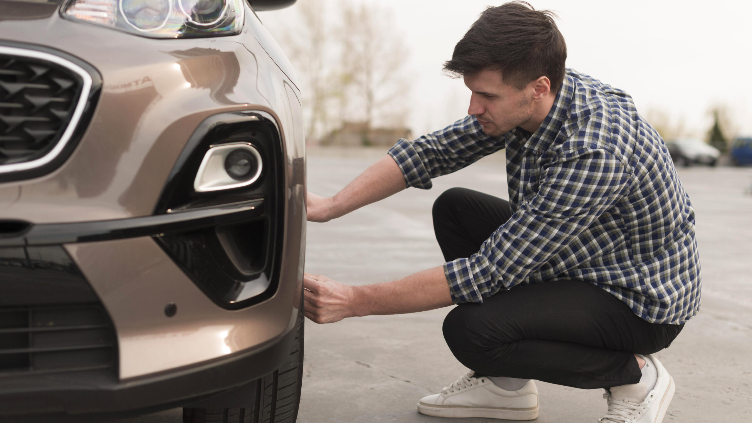 Cuidados essenciais com o carro em cada estação Cuidados essenciais com o carro em cada estação